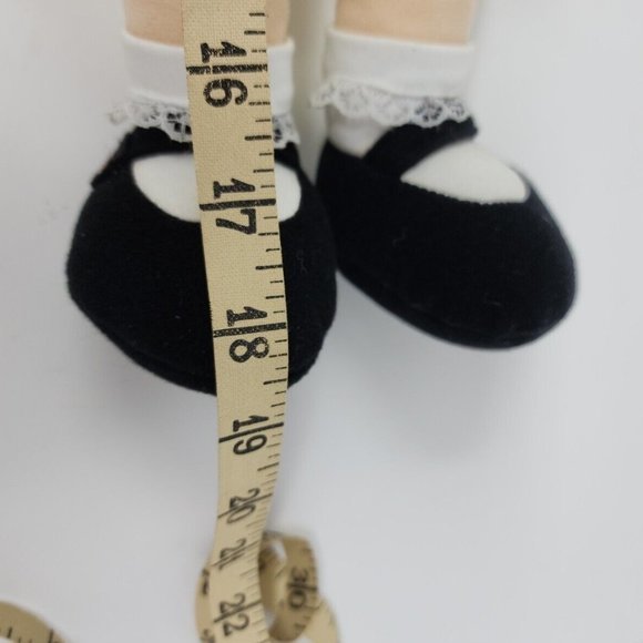 Madame Alexander 18.5" Cloth Madeline Cats Of Rome Yellow Coat Cloth Doll - Picture 7 of 8